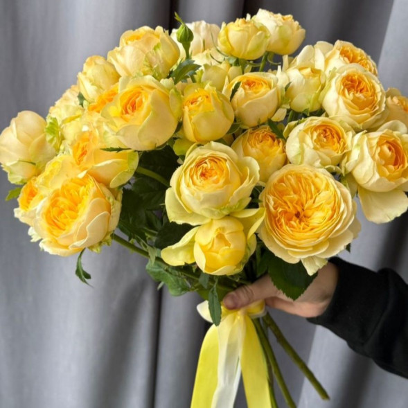 Букет 7 желтых роз в Партените
