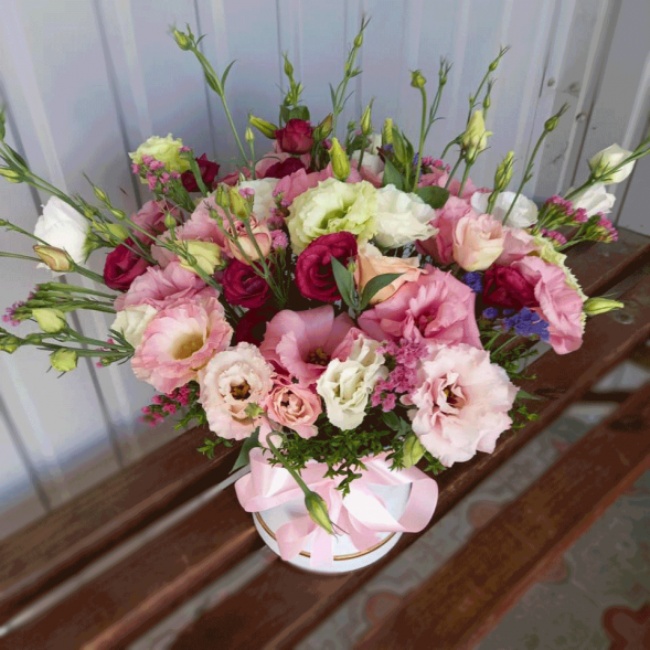 Эустом в шляпной коробке в Партените