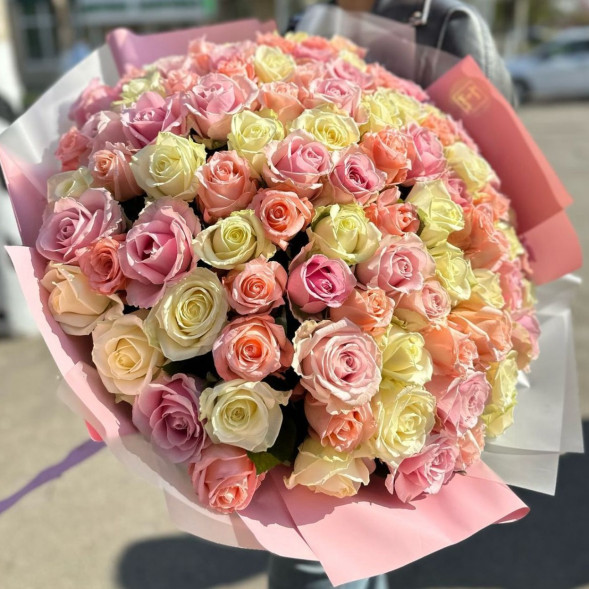 101 Роза радужный микс  в Партените