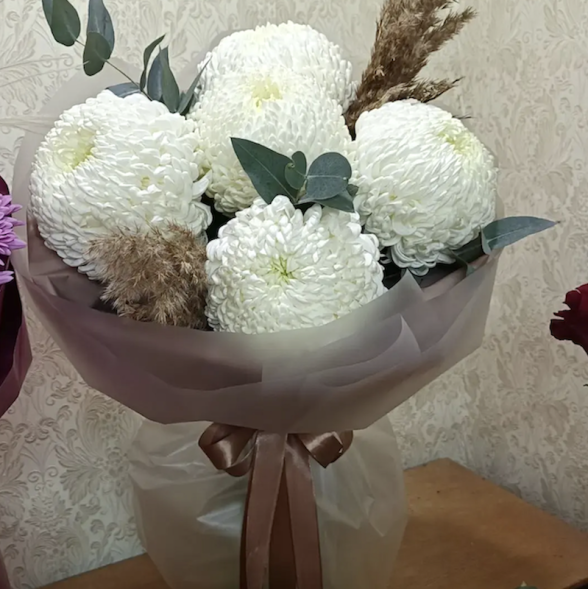 Белый Атлас в Партените