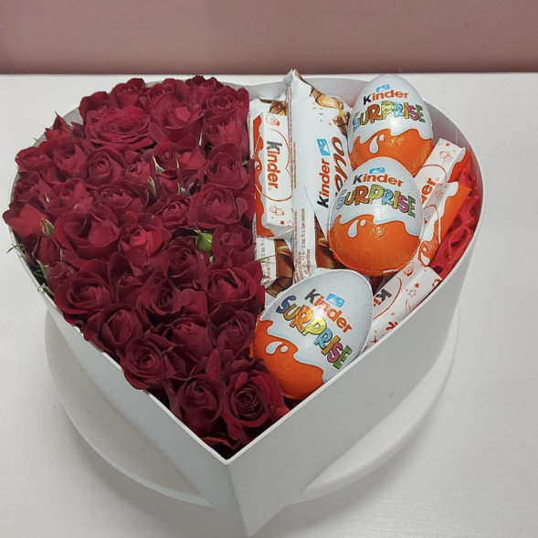 Композиция в коробке «Сладкая любовь» в Партените