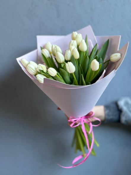 21 белый тюльпан в Партените