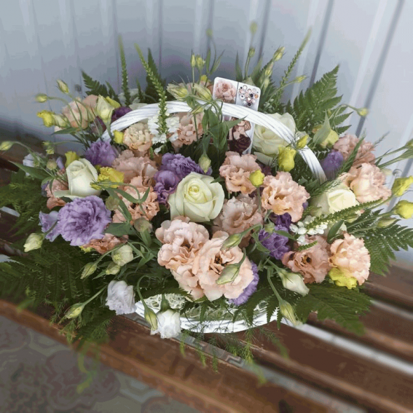 Композиция в корзине &quot;Симфония&quot; в Партените