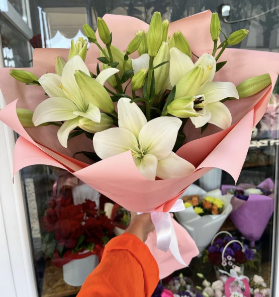 Букет из 3 лилий - Мелодия любви в Партените