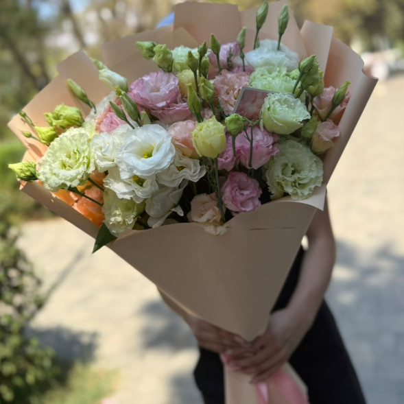 Букет из эустом Летнее утро в Партените