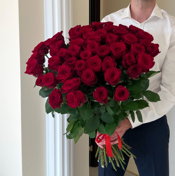 51 красная роза в Партените