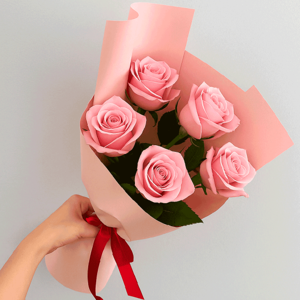 Стильный букет 5 розовых роз в Партените