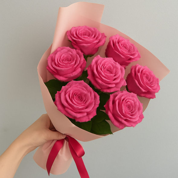 Стильный букет 7 розовых роз в Партените
